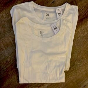 White Women's Top - Favorite Crewneck T-Shirt Gap